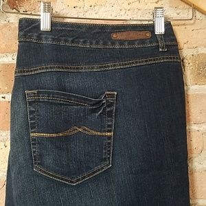 NWOT - Ruff Hewn Woman Dark Wash Jean - 22W